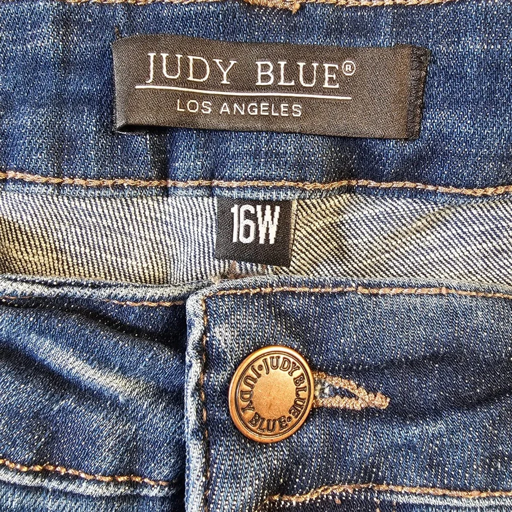 Judy Blue Control Top Flare Jeans 16W Medium Wash Raw Hem High‎ Rise - Picture 3 of 9